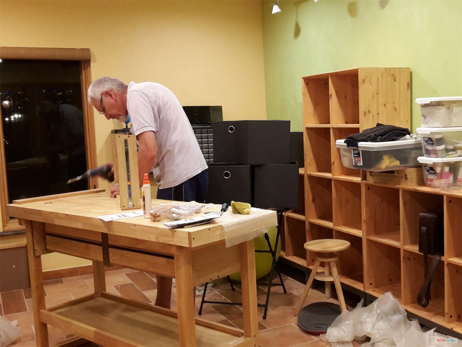 ... der Werkbänke. ... der Werkbänke.