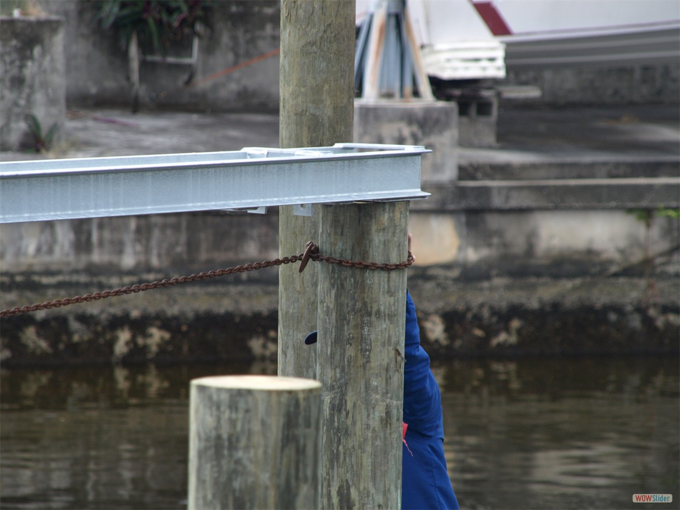 ... in den richtigen Abstand gespannt werden. ... in den richtigen Abstand gespannt werden.