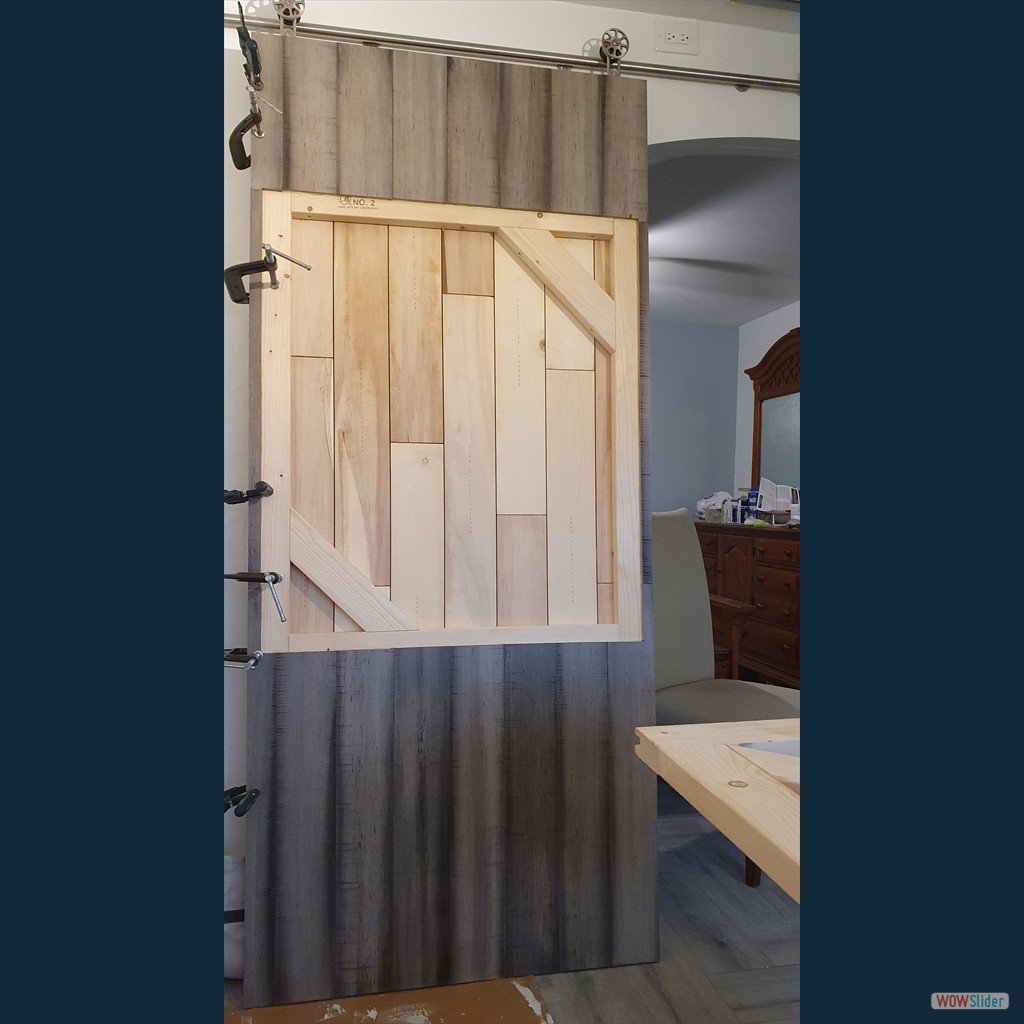 die erste Tür hängt (Ansicht vom Gäste-Wohnzimmer) ... die erste Tür hängt (Ansicht vom Gäste-Wohnzimmer) ...