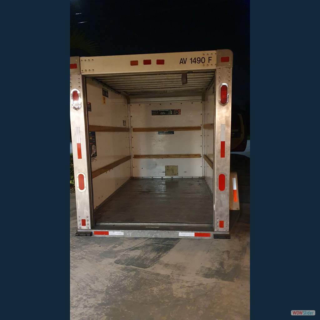 jetzt ist der Anhänger leer ... jetzt ist der Anhänger leer ...