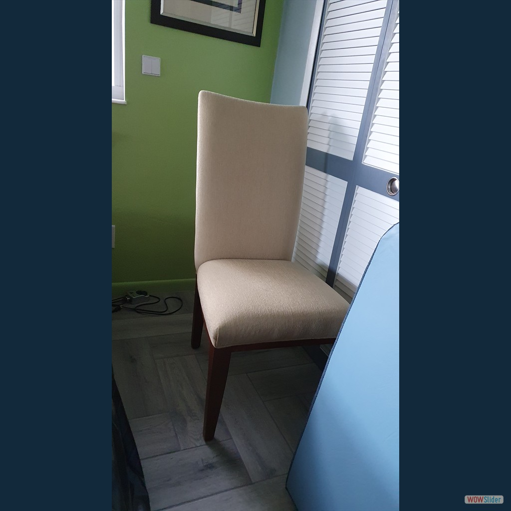 Stuhl im Ursprungszustand Stuhl im Ursprungszustand