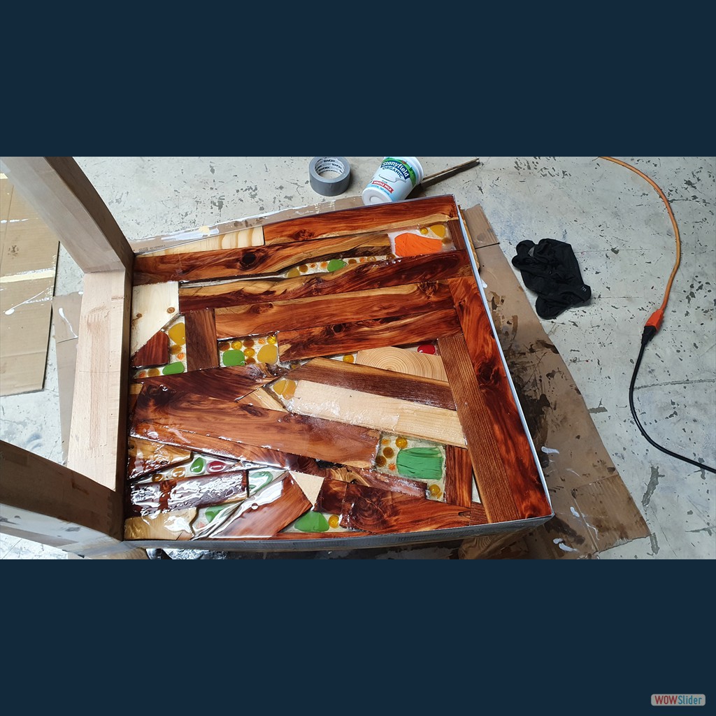 ... hier mit Glaskieseln und ... ... hier mit Glaskieseln und ...