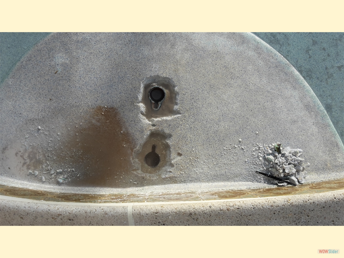 ... was fixed in these holes ... ... was fixed in these holes ...