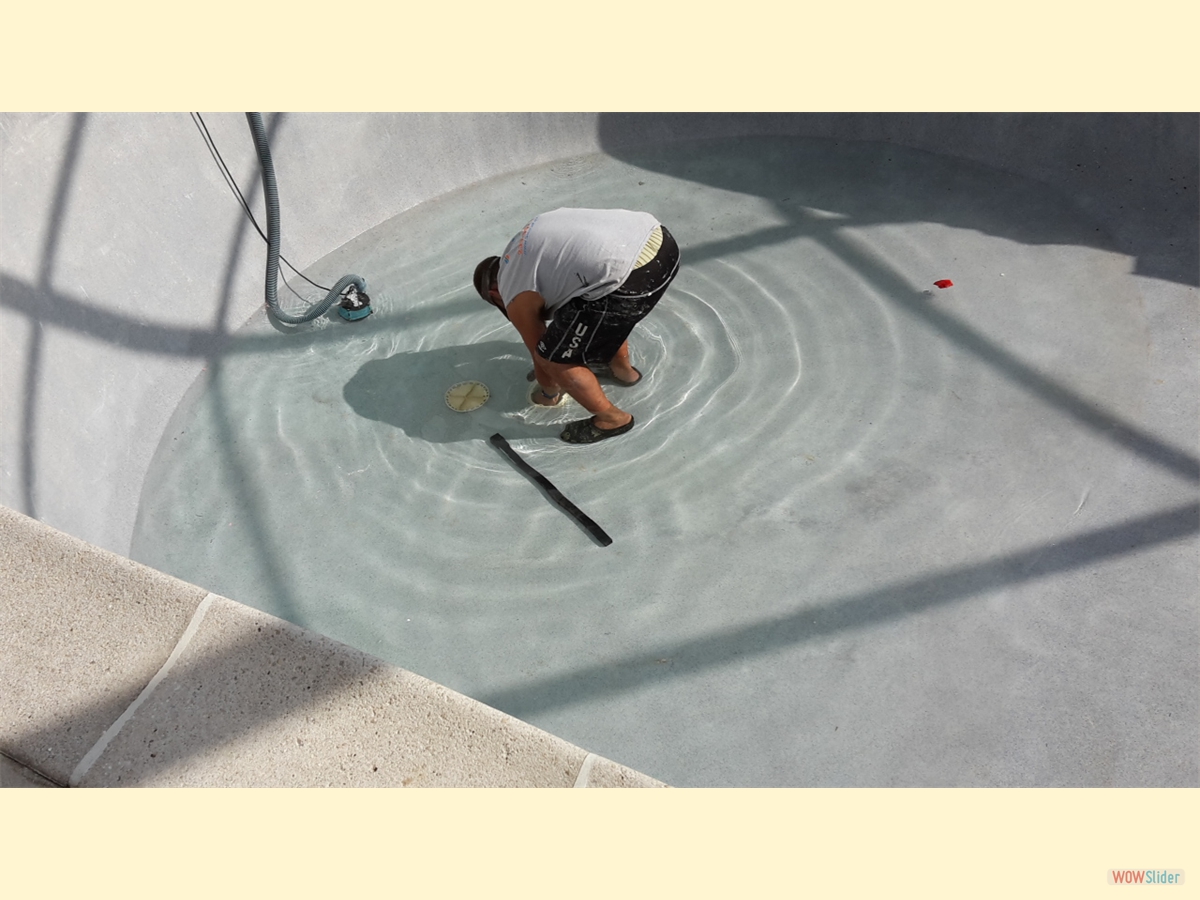 The last bit should empty through the drain if we could get the plug out! The last bit should empty through the drain if we could get the plug out!