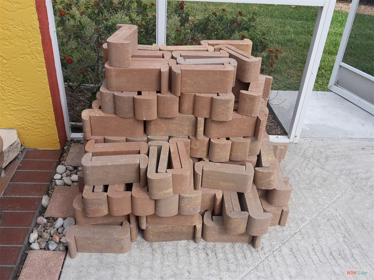 The coping material has been delivered ... The coping material has been delivered ...