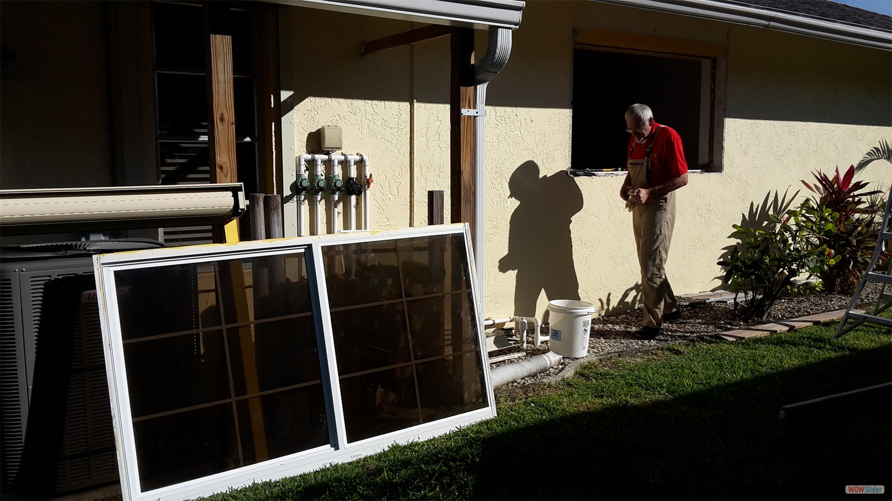 Unfortunately there was condensation between the double panes of the old window (on the ground)!