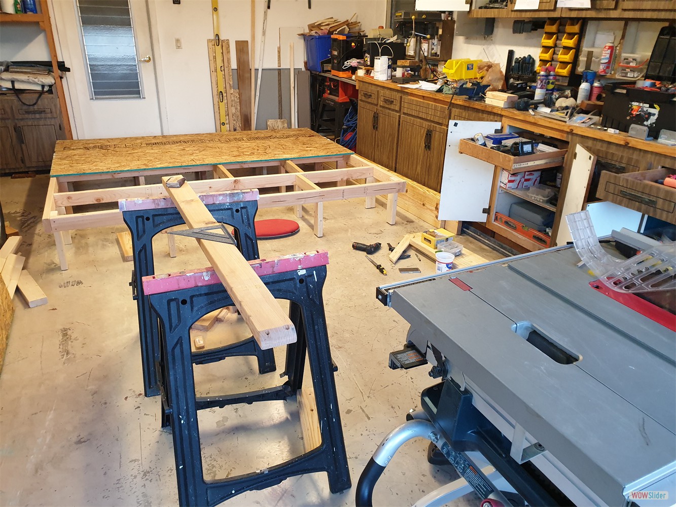 Währenddessen ensteht in der Garage ... Währenddessen ensteht in der Garage ...