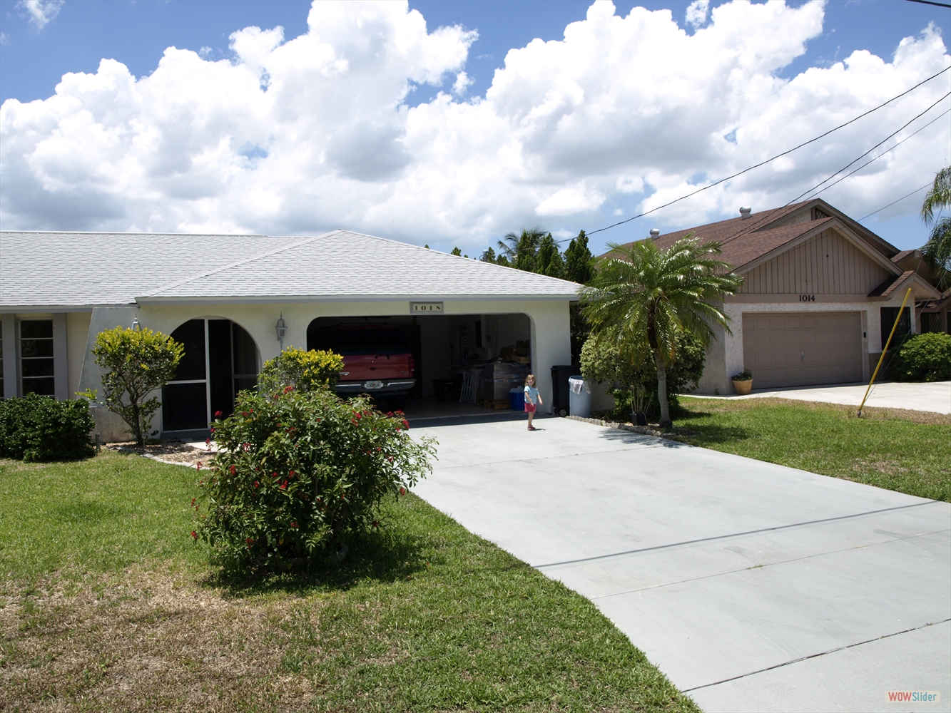 First impression of the house: the northern side as seen from the street First impression of the house: the northern side as seen from the street